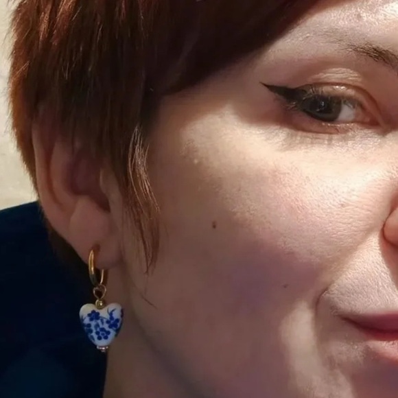 Anthropologie Porcelain Portofino Heart Stainless Steel Pearl Earrings - Picture 9 of 9